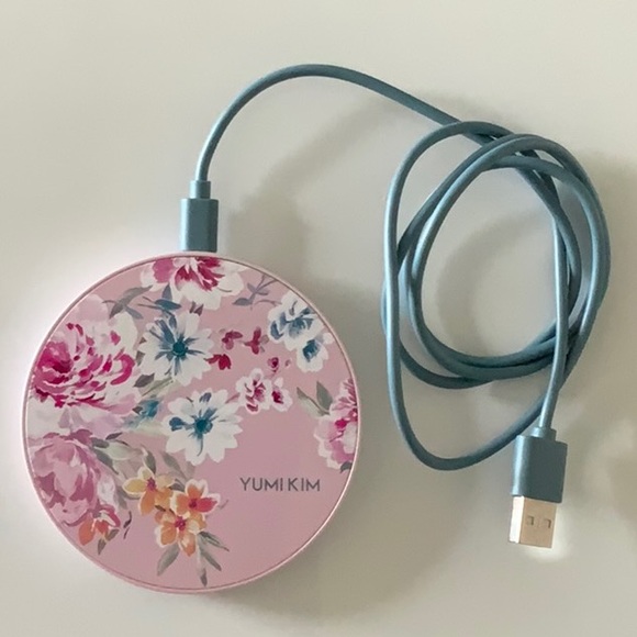 🌸 Yumi Kim Wireless Charging Pad 🌸 - Picture 1 of 3